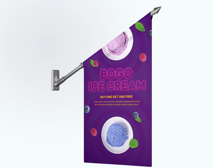 Biała flaga kioskowa zamocowana do ściany na metalowym uchwycie z kolorowym nadrukiem reklamowym.