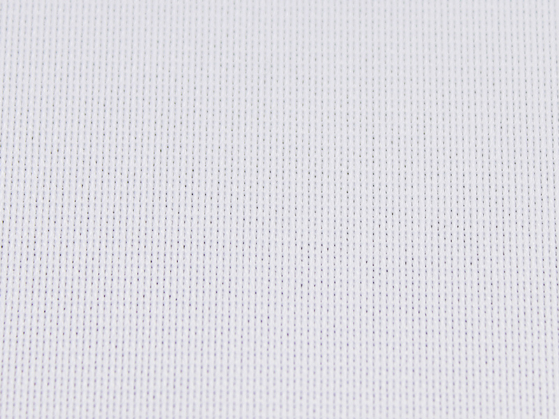 Biały materiał Dotcor o regularnej, drobnej strukturze siatki widocznej z bliska.