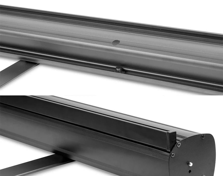 Czarna kaseta do roll up z aluminiową konstrukcją i mechanizmem zwijającym.